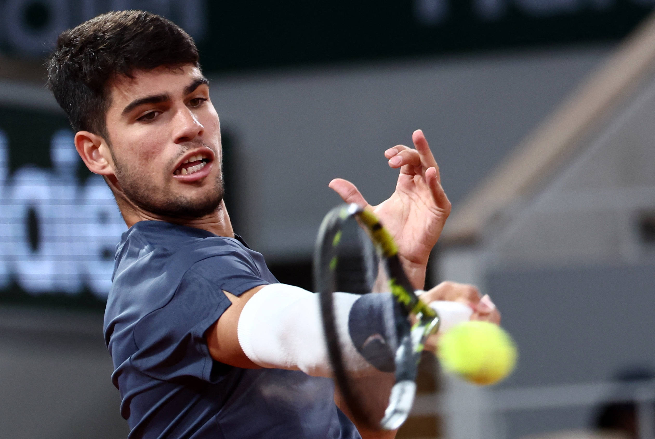 和频繁的跑 和频繁的跑