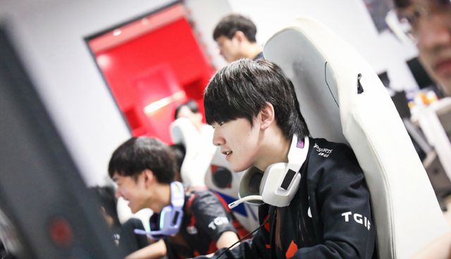 策略和团队 策略和团队